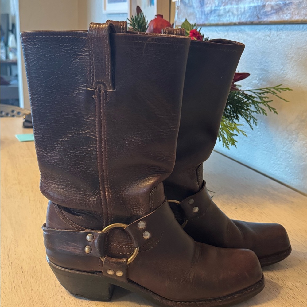 FRYE BOOTS - HARNESS 12R WOMENS